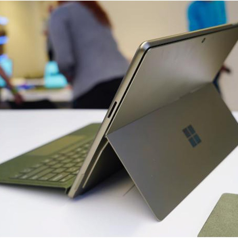  تبلت مایکروسافت Surface Pro 9/8GB RAM/ 256GB | i5 - Thumbnail 3