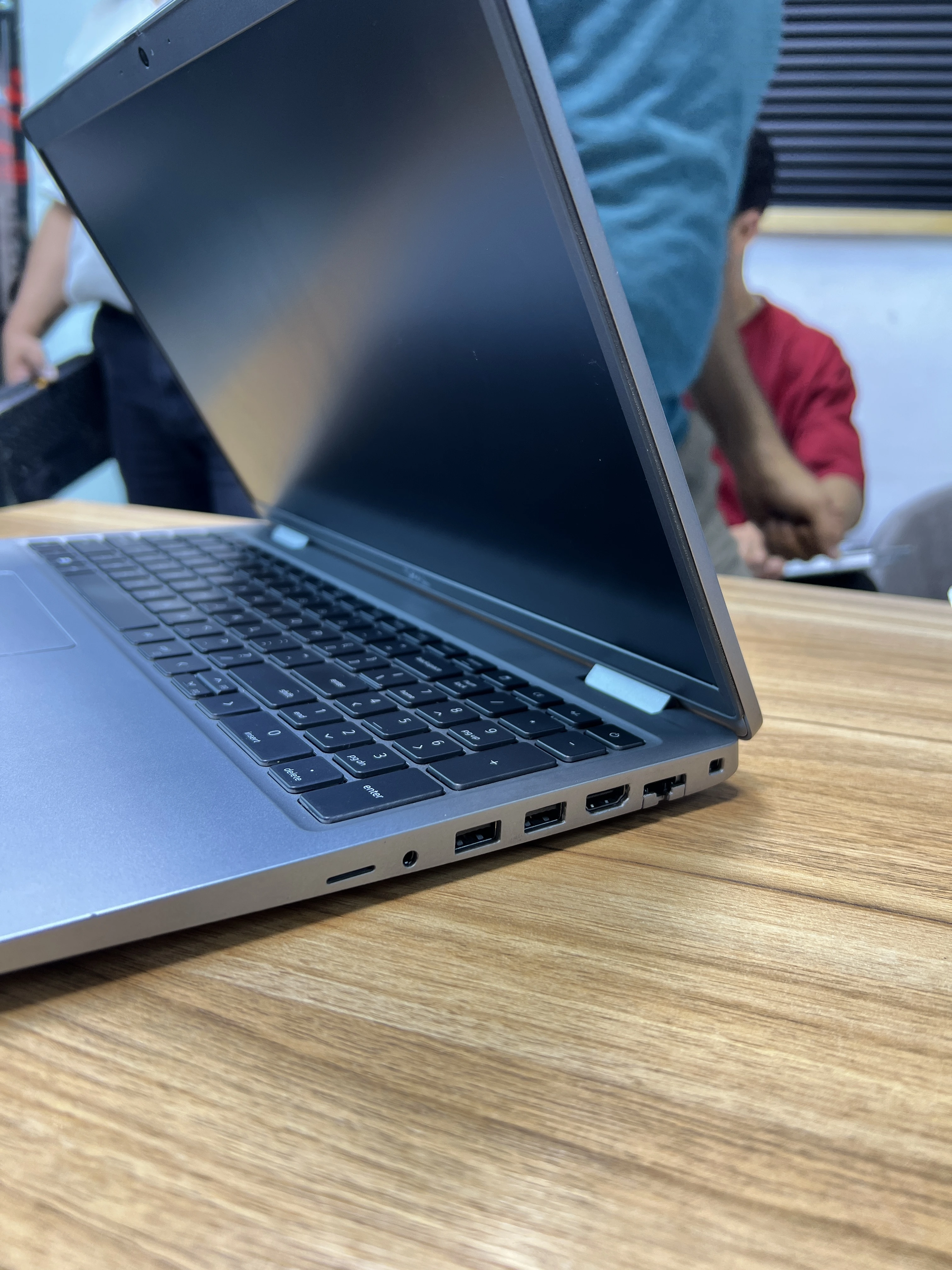 دل پرسیشن ۳۵۷۰ دست دوم ۱۵.۶ اینچی Dell Precision (۳۵۷۰) Core i۵-1۲۳۵U -۸GB-256GB- خاکستری - Thumbnail 4