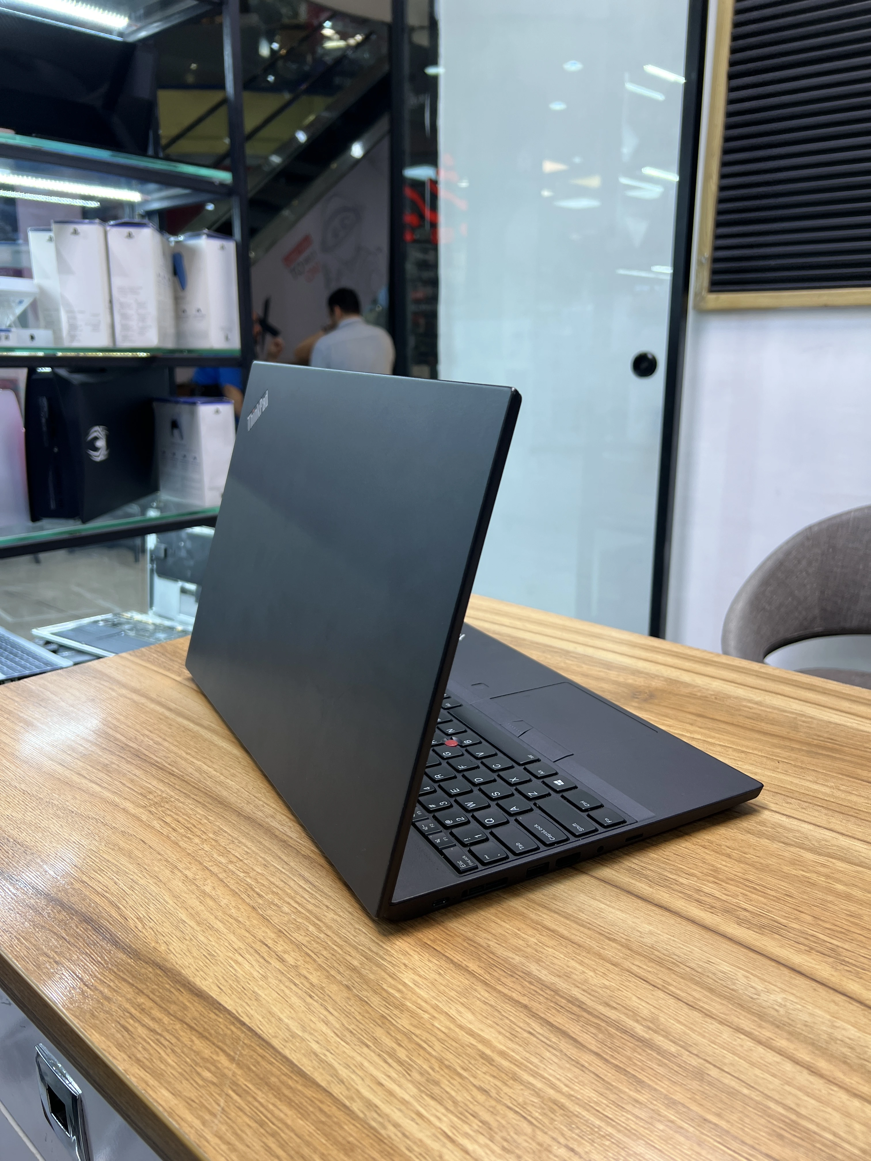 لنوو پی۱۵ اس دست دوم ۱۵.۶ اینچی Lenovo P15s (P15s) Core i۷_1۰ -۱۶GB-256GB- مشکی - Thumbnail 2