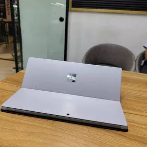 تبلت استوک مایکروسافت سرفیس پرو 5 مدل Surface Pro 5 – Core i7 -16/512GB - رنگ پلاتینی - Thumbnail 3