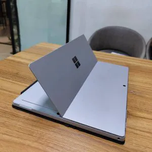 تبلت استوک مایکروسافت سرفیس پرو 5 مدل Surface Pro 5 – Core i7 -16/512GB - رنگ پلاتینی - Thumbnail 4