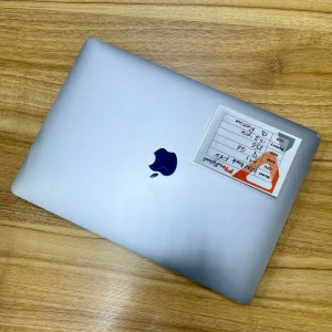 مک بوک پرو استوک 13.3 اینچی اپل مدل MacBook Pro (A2141) 2020- M1 - 8/256GB- نقره ای
