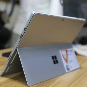 تبلت استوک مایکروسافت سرفیس پرو 6 مدل Surface Pro 6 – Core i5 -8/256GB - رنگ پلاتینی (LTE سیمکارت خور) - Thumbnail 2